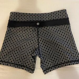 lululemon athletica Black and White Geometric Pattern Women's Shorts